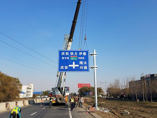 朔州朔州道路护栏网网片该如何进行正确的选购呢？